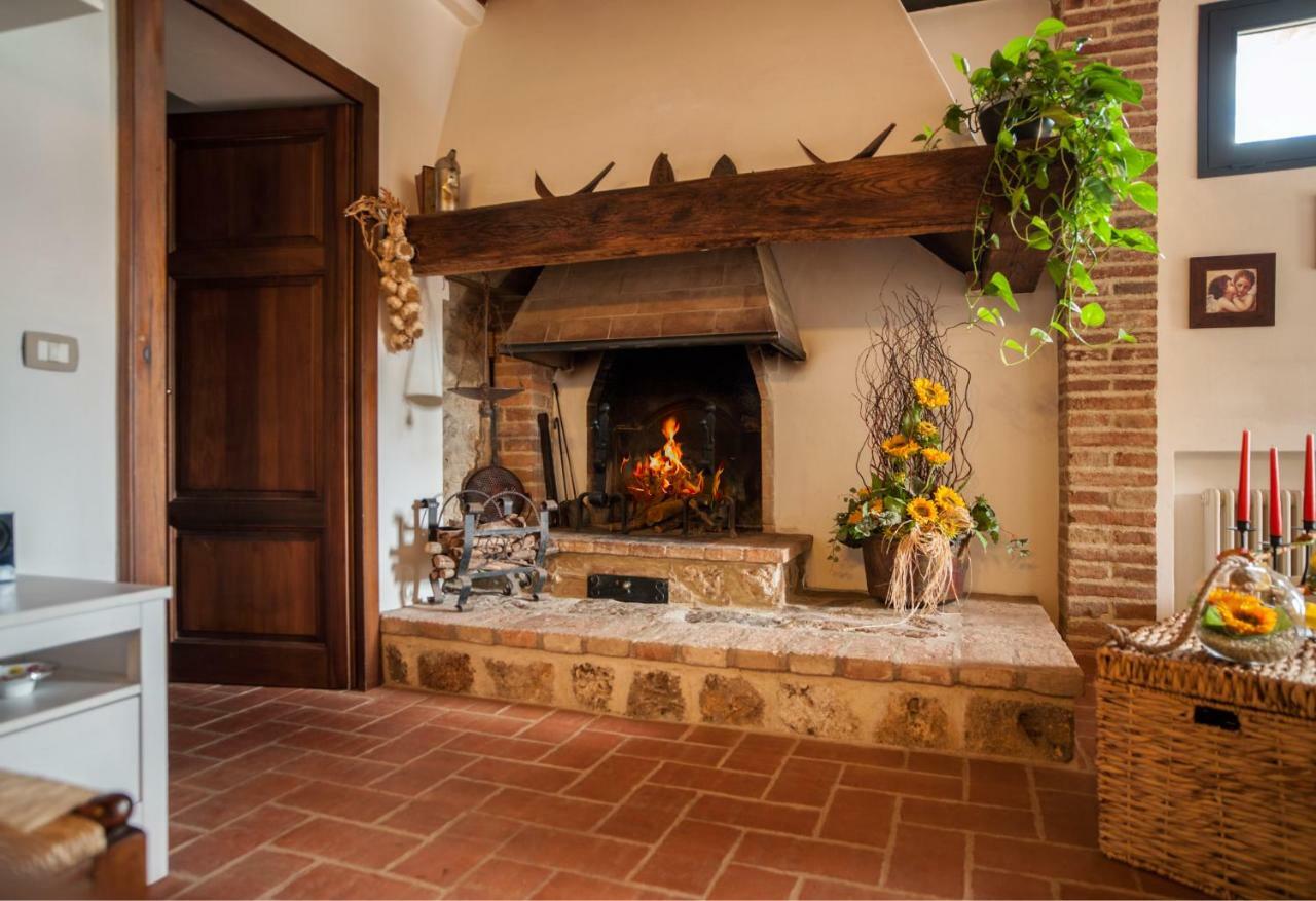 Casa Viale Dei Cipressi Villa Совичиле Екстериор снимка